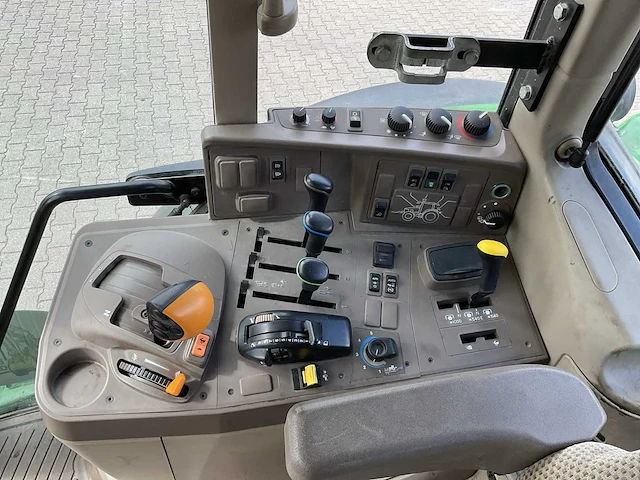 2017 john deere 6155m vierwielaangedreven landbouwtractor - afbeelding 30 van  42