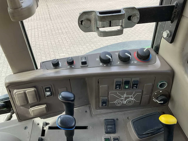 2017 john deere 6155m vierwielaangedreven landbouwtractor - afbeelding 33 van  42