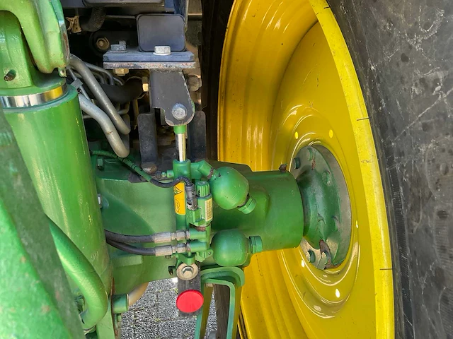 2017 john deere 6155r vierwielaangedreven landbouwtractor - afbeelding 11 van  32