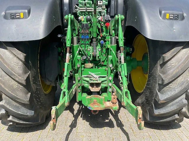 2017 john deere 6215r vierwielaangedreven landbouwtractor - afbeelding 7 van  33