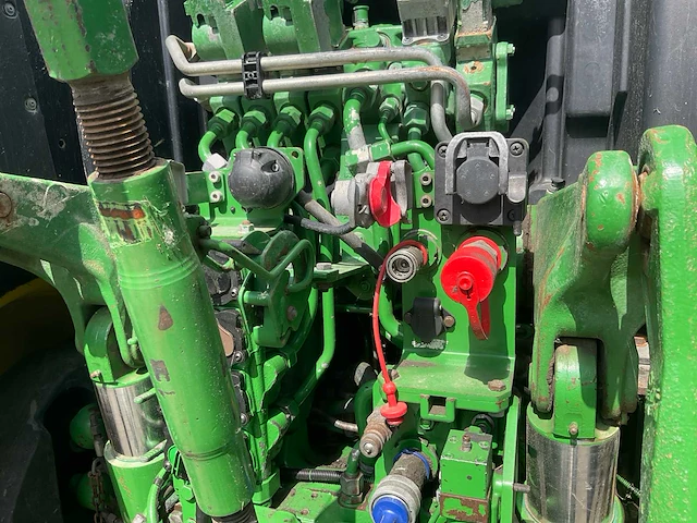 2017 john deere 6215r vierwielaangedreven landbouwtractor - afbeelding 11 van  33