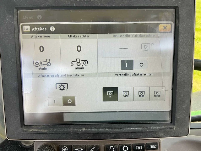 2017 john deere 6215r vierwielaangedreven landbouwtractor - afbeelding 24 van  33