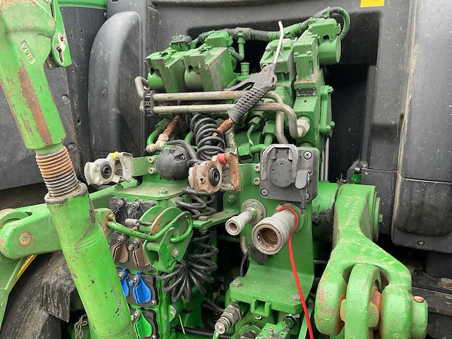 2017 john deere 6215r vierwielaangedreven landbouwtractor - afbeelding 2 van  31