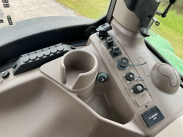 2017 john deere 6215r vierwielaangedreven landbouwtractor - afbeelding 14 van  31