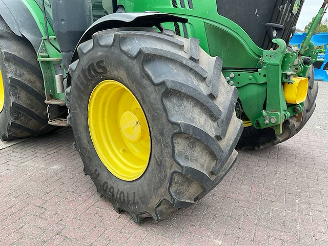 2017 john deere 6215r vierwielaangedreven landbouwtractor - afbeelding 19 van  31