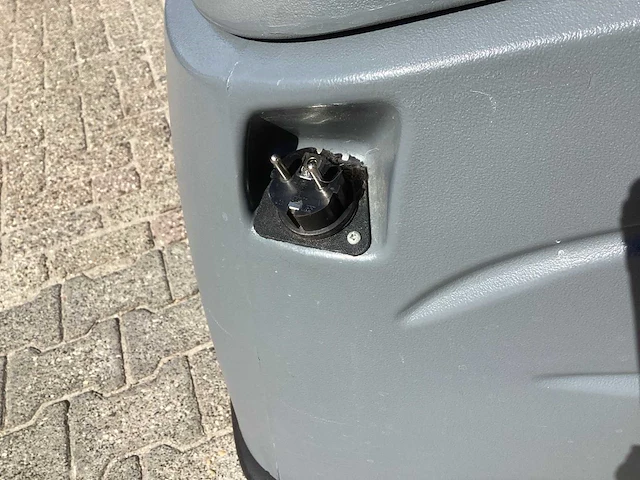 2017 kärcher professional cv 60/2 rs vloerreiniger - afbeelding 11 van  19