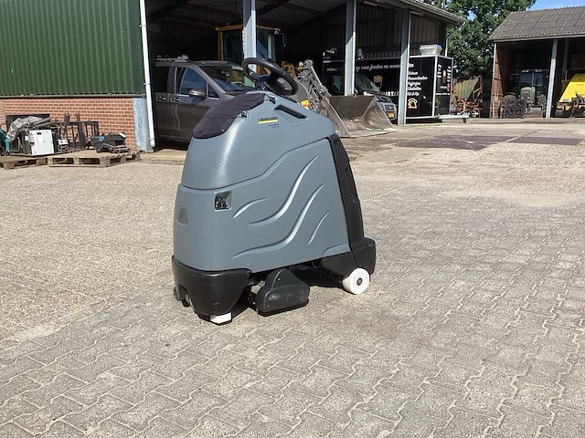 2017 kärcher professional cv 60/2 rs vloerreiniger - afbeelding 1 van  19
