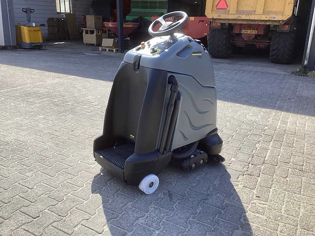 2017 kärcher professional cv 60/2 rs vloerreiniger - afbeelding 13 van  19