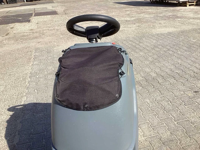 2017 kärcher professional cv 60/2 rs vloerreiniger - afbeelding 17 van  19