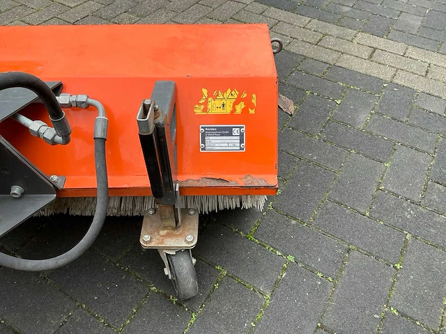 2017 kersten k2000 werktuigdrager met rolbezem - afbeelding 2 van  17
