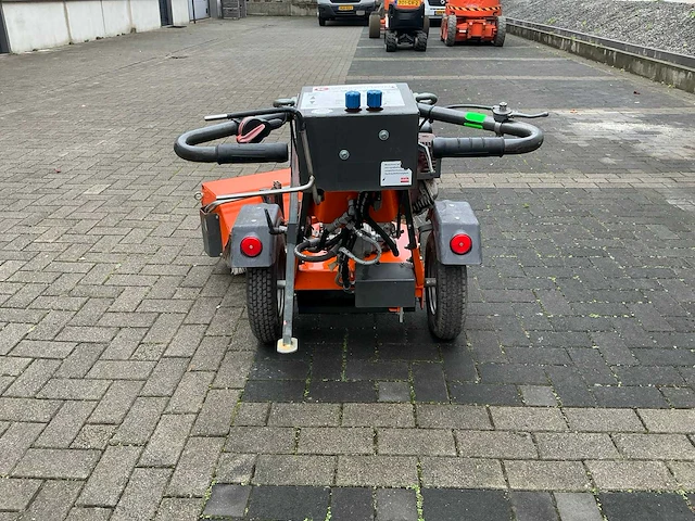 2017 kersten k2000 werktuigdrager met rolbezem - afbeelding 11 van  17