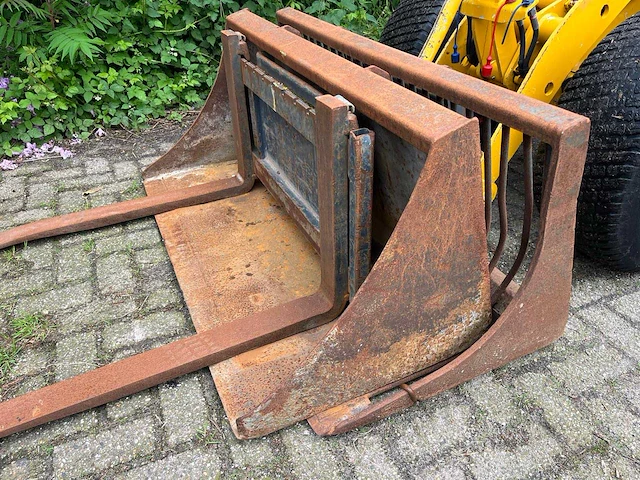 2017 knikmops 130 shovel - afbeelding 8 van  21
