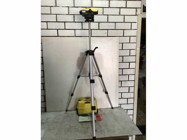 2017 leica na 332 waterpas instrument - afbeelding 3 van  3