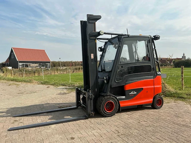 2017 linde e35 vorkheftruck - afbeelding 1 van  15
