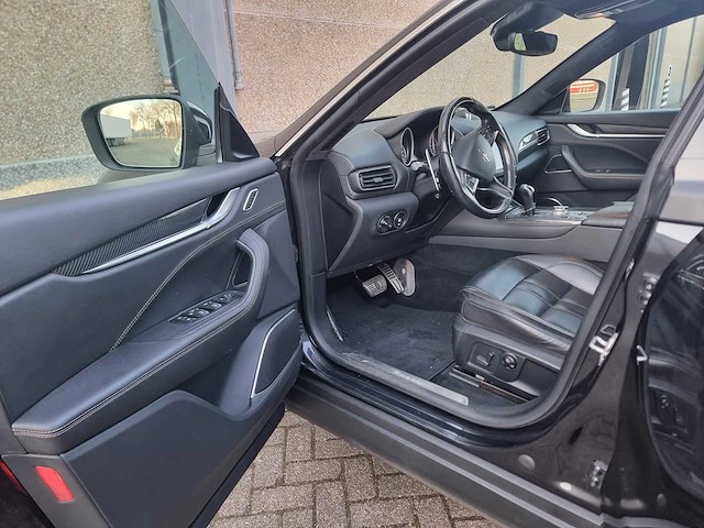 2017 maserati levante 3.0 v6 d awd personenauto - afbeelding 27 van  27