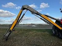 2017 massey ferguson 7718 dyna-vt vierwielaangedreven landbouwtractor met maaiarm - afbeelding 7 van  39