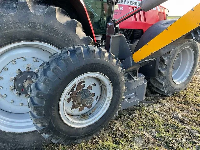2017 massey ferguson 7718 dyna-vt vierwielaangedreven landbouwtractor met maaiarm - afbeelding 11 van  39