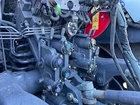 2017 massey ferguson 7718 dyna-vt vierwielaangedreven landbouwtractor met maaiarm - afbeelding 21 van  39