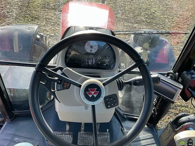 2017 massey ferguson 7718 dyna-vt vierwielaangedreven landbouwtractor met maaiarm - afbeelding 27 van  39