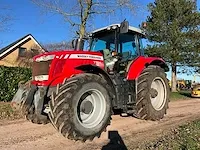 2017 massey ferguson 7724 dyna-6 vierwielaangedreven landbouwtractor - afbeelding 1 van  45