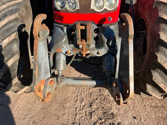 2017 massey ferguson 7724 dyna-6 vierwielaangedreven landbouwtractor - afbeelding 31 van  45