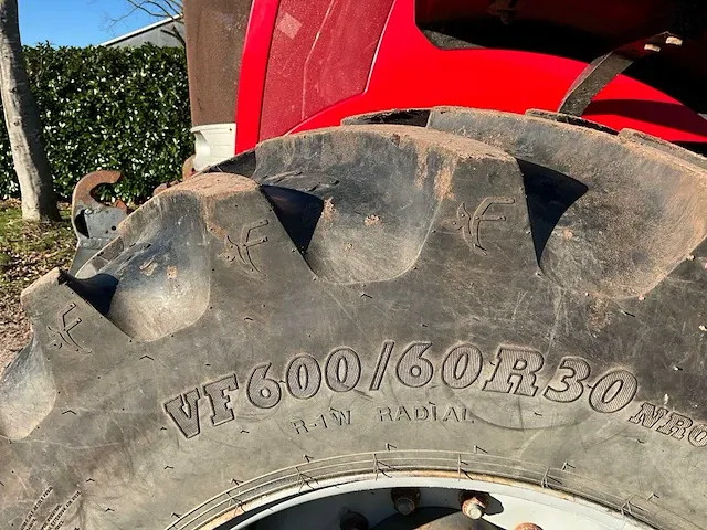 2017 massey ferguson 7724 dyna-6 vierwielaangedreven landbouwtractor - afbeelding 32 van  45