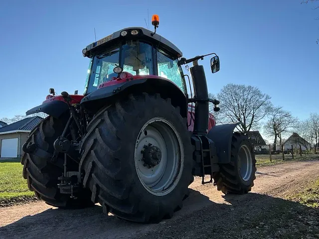 2017 massey ferguson 7724 dyna-6 vierwielaangedreven landbouwtractor - afbeelding 23 van  45
