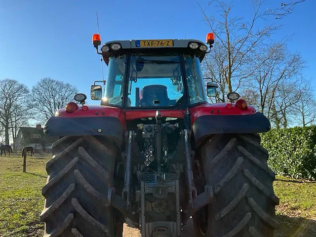 2017 massey ferguson 7724 dyna-6 vierwielaangedreven landbouwtractor - afbeelding 41 van  45