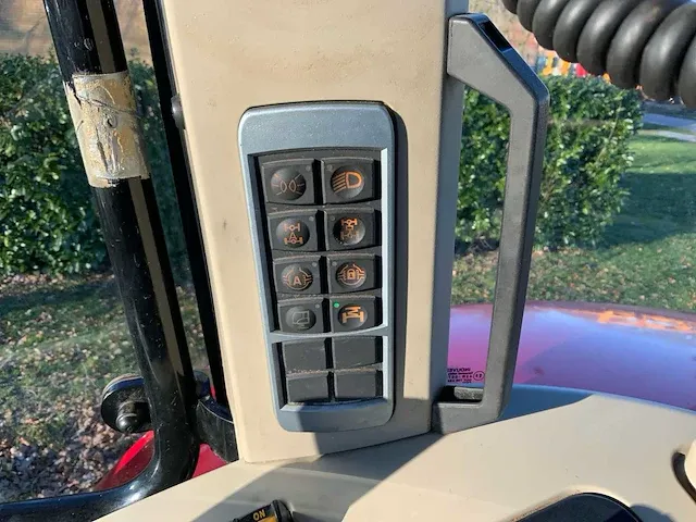 2017 massey ferguson 7724 dyna-6 vierwielaangedreven landbouwtractor - afbeelding 10 van  33