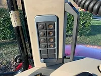 2017 massey ferguson 7724 dyna-6 vierwielaangedreven landbouwtractor - afbeelding 10 van  33