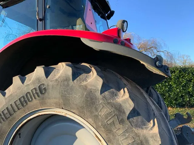 2017 massey ferguson 7724 dyna-6 vierwielaangedreven landbouwtractor - afbeelding 19 van  33