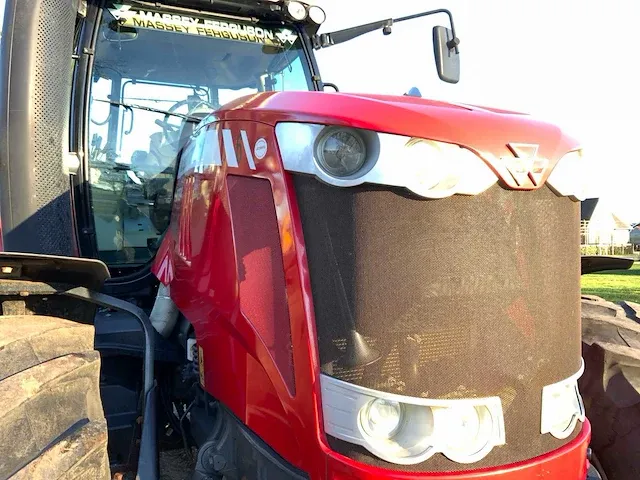 2017 massey ferguson 7724 dyna-6 vierwielaangedreven landbouwtractor - afbeelding 29 van  33