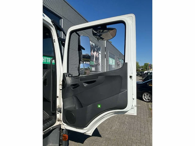 2017 mercedes-benz atego 818 vrachtwagen - afbeelding 17 van  33