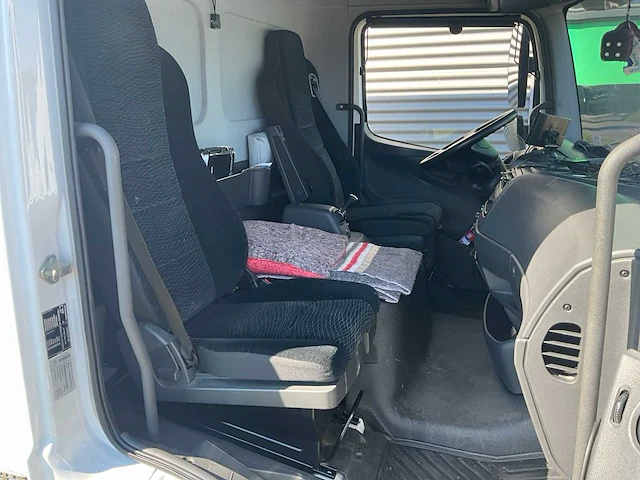 2017 mercedes-benz atego 818 vrachtwagen - afbeelding 18 van  33