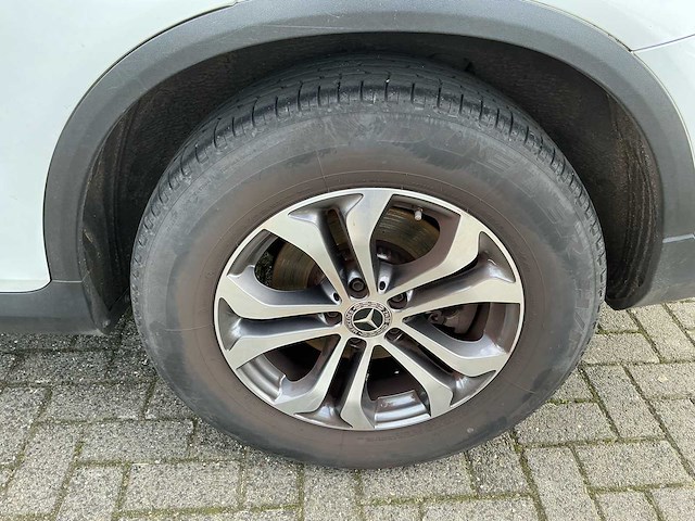 2017 mercedes-benz glc-klasse 204x 220 d 4matic personenauto - afbeelding 11 van  35