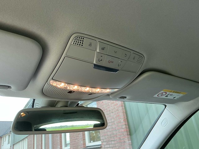 2017 mercedes-benz glc-klasse 204x 220 d 4matic personenauto - afbeelding 26 van  35