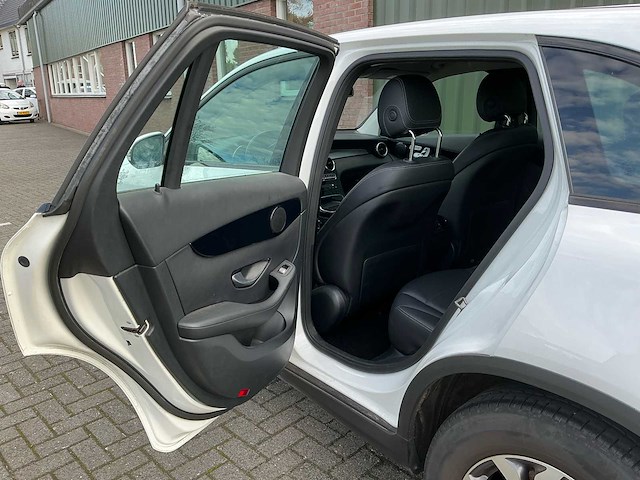 2017 mercedes-benz glc-klasse 204x 220 d 4matic personenauto - afbeelding 30 van  35
