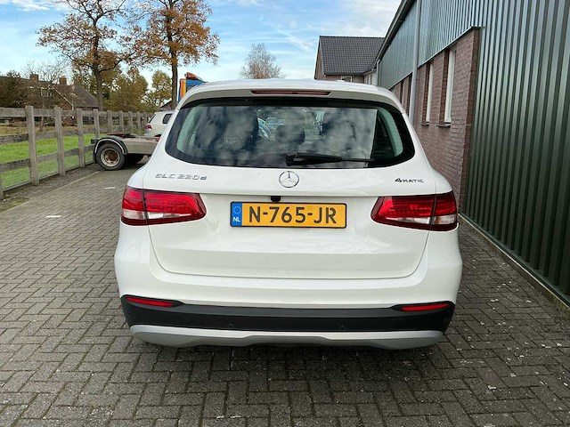 2017 mercedes-benz glc-klasse 204x 220 d 4matic personenauto - afbeelding 8 van  35