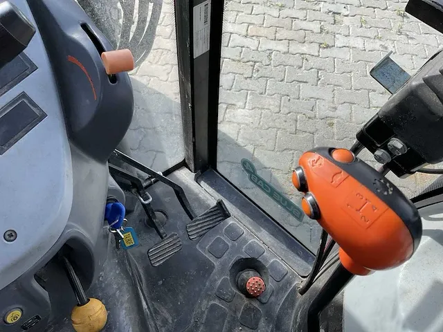 2017 new holland t4.80f lp vierwielaangedreven landbouwtractor - afbeelding 31 van  41