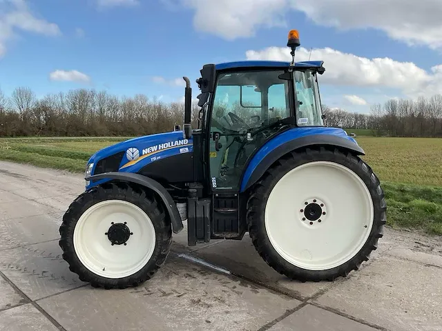 2017 new holland t5.85 vierwielaangedreven landbouwtractor - afbeelding 12 van  36