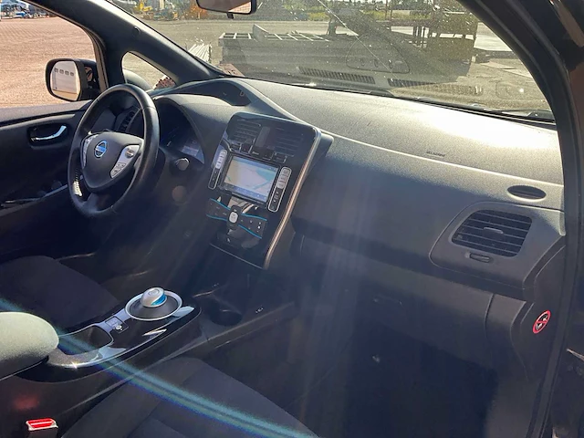 2017 nissan leaf 30kwh personenauto - afbeelding 16 van  28