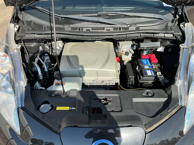 2017 nissan leaf 30kwh personenauto - afbeelding 20 van  28