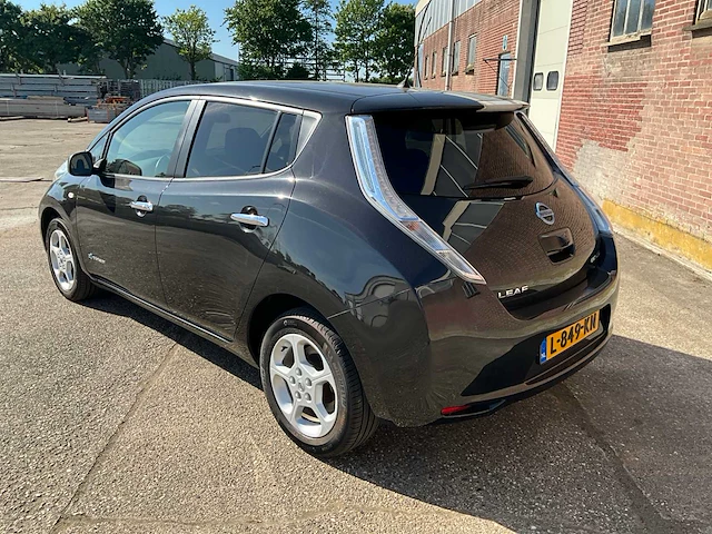 2017 nissan leaf 30kwh personenauto - afbeelding 25 van  28