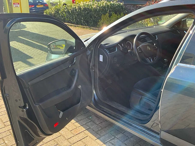 2017 skoda octavia combi 1.6 tdi greentech style business personenauto - afbeelding 13 van  23