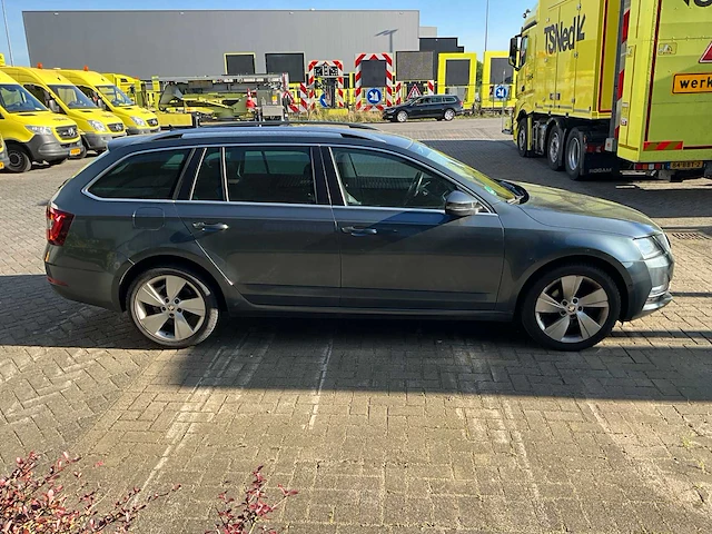 2017 skoda octavia combi 1.6 tdi greentech style business personenauto - afbeelding 4 van  23
