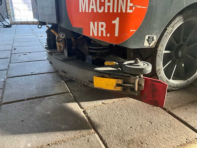 2017 tennant m17 zelfrijdende veeg / schrobmachine - afbeelding 26 van  32