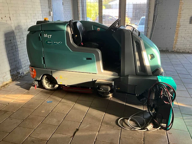 2017 tennant m17 zelfrijdende veeg / schrobmachine - afbeelding 5 van  32
