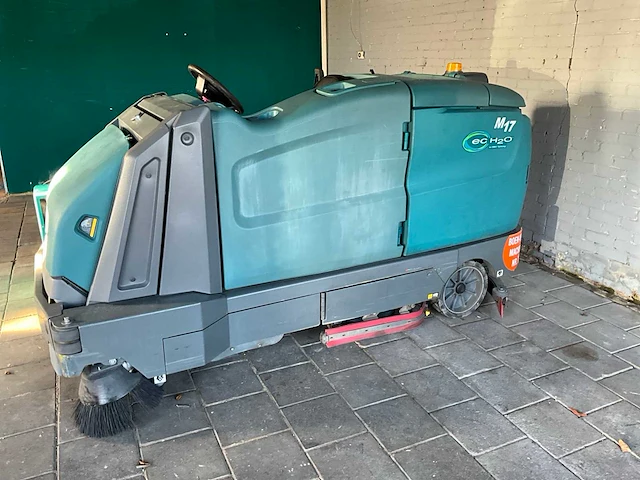2017 tennant m17 zelfrijdende veeg / schrobmachine - afbeelding 6 van  32