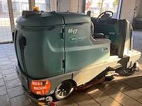 2017 tennant m17 zelfrijdende veeg / schrobmachine - afbeelding 9 van  32