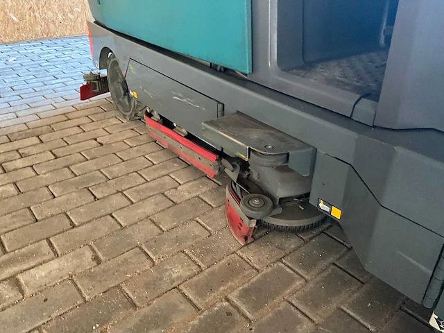 2017 tennant m17 zelfrijdende veeg / schrobmachine - afbeelding 13 van  32
